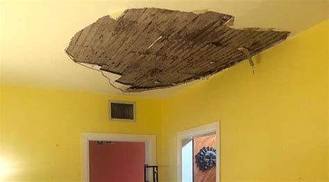 water damage apartment ceiling|Water Damage In Apartments: Who’s Responsible For。